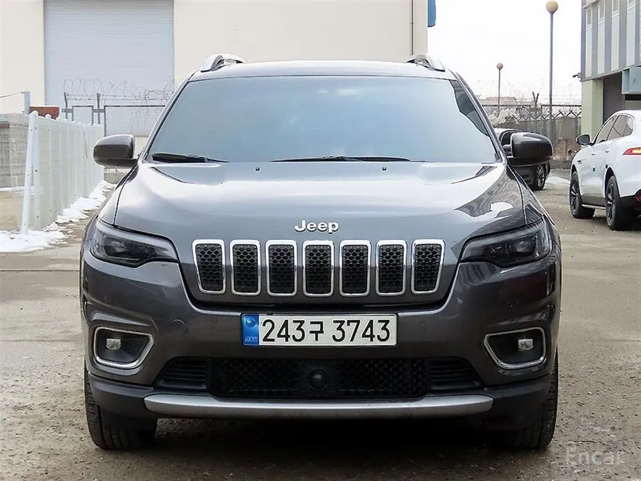 Фото 1 - Jeep Cherokee