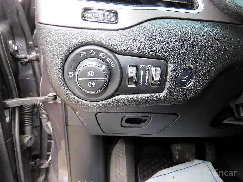 Фото 12 - Jeep Cherokee