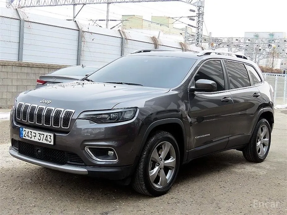Фото 2 - Jeep Cherokee