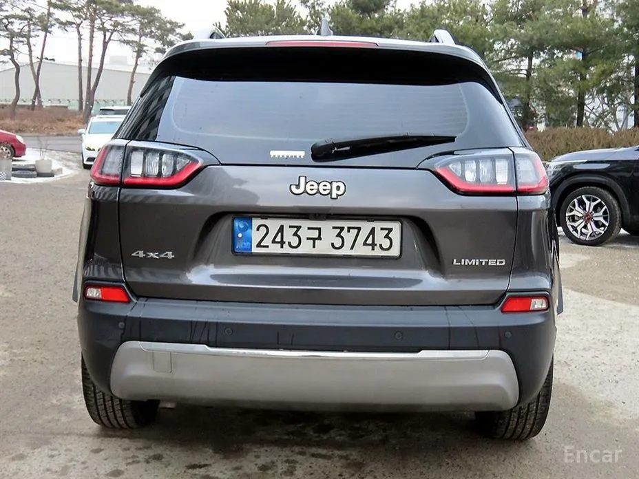 Фото 4 - Jeep Cherokee