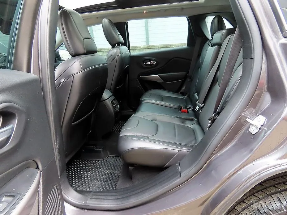 Фото 6 - Jeep Cherokee