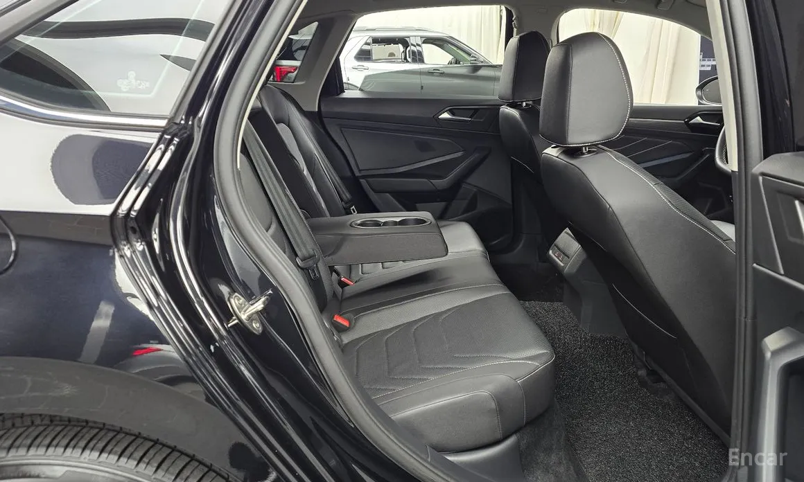 Photo 12 - Volkswagen Jetta