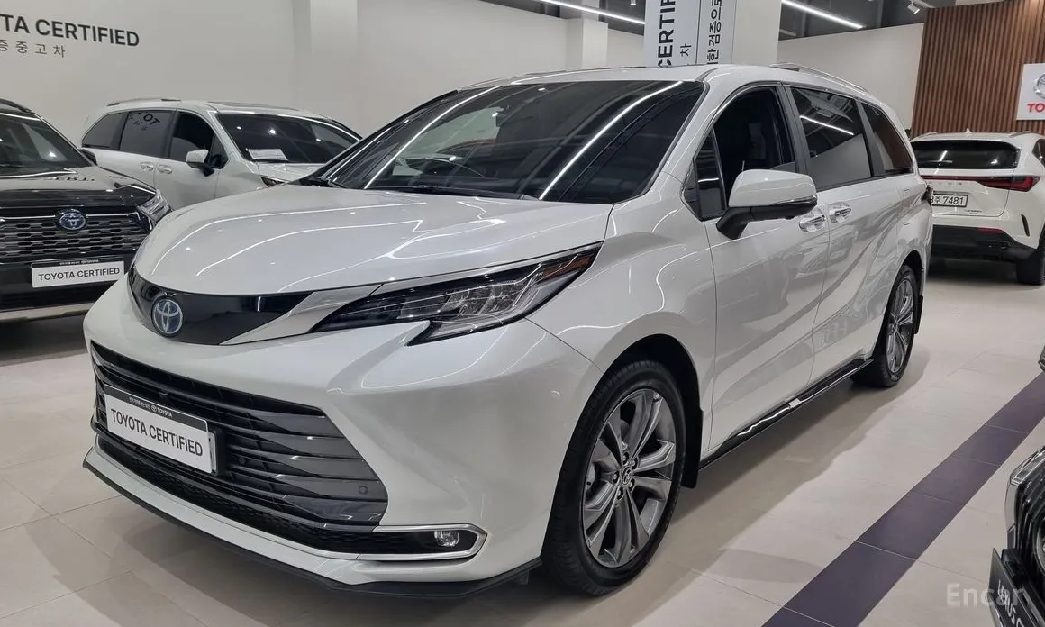 Фото 1 - Toyota Sienna