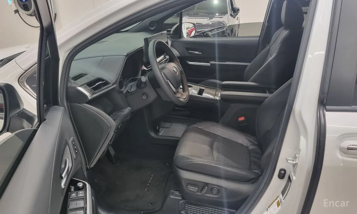 Фото 12 - Toyota Sienna