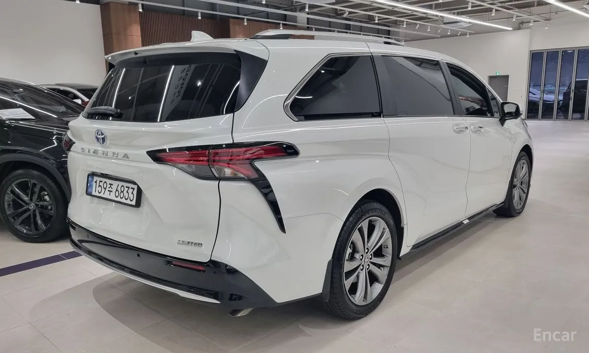Фото 2 - Toyota Sienna