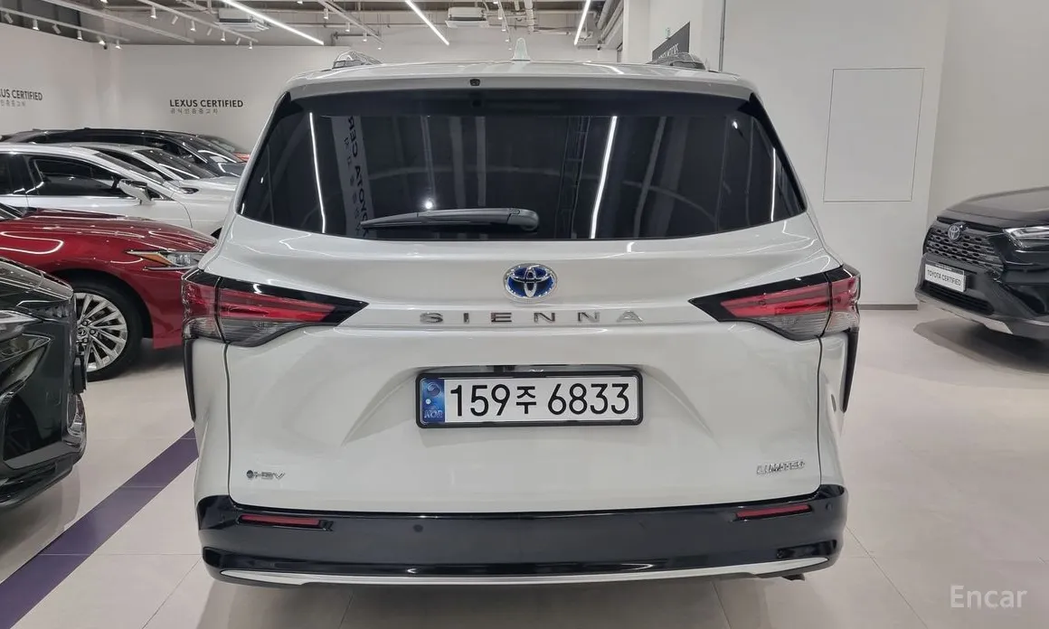 Фото 4 - Toyota Sienna