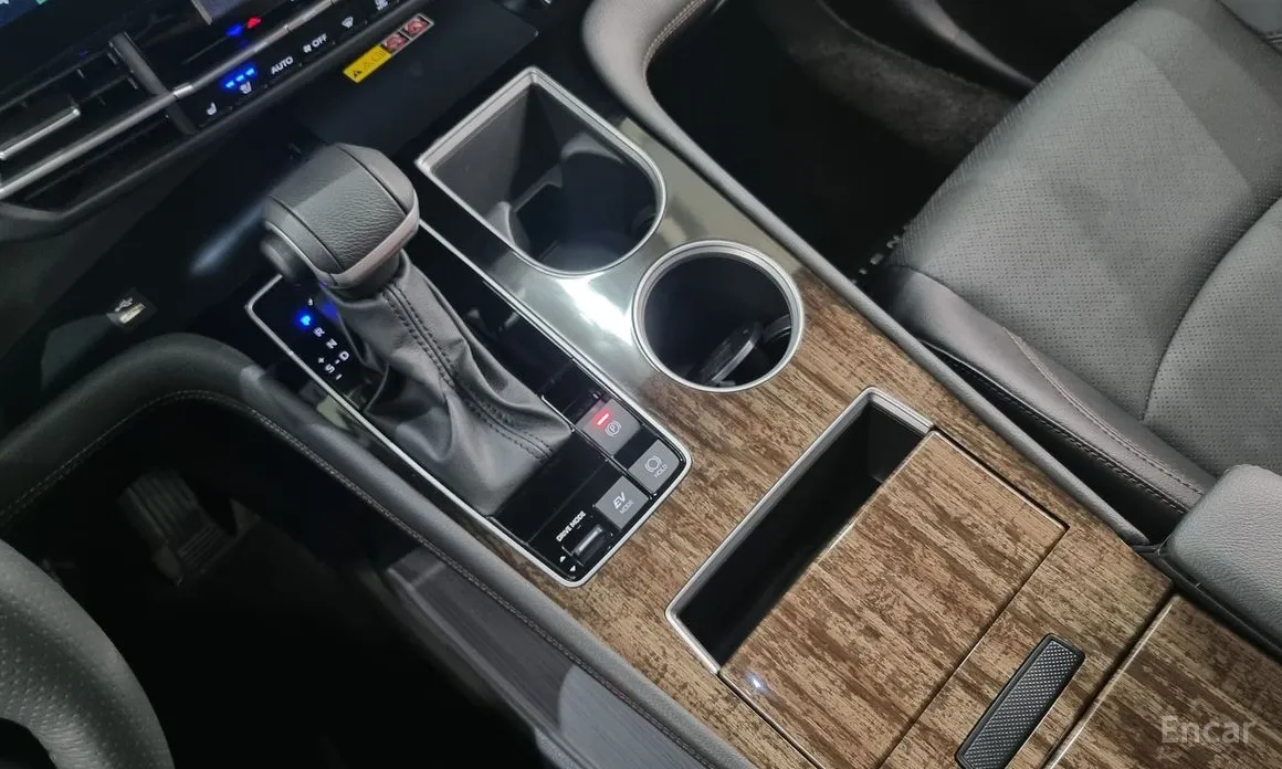 Фото 9 - Toyota Sienna