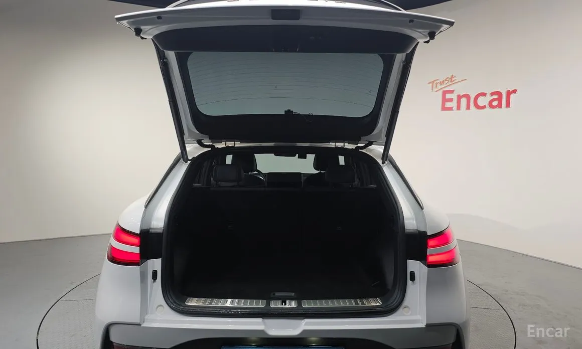 Фото 20 - Genesis GV60