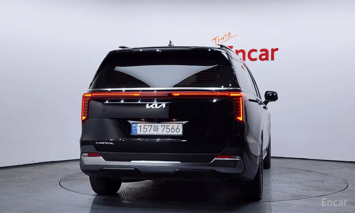 Фото 4 - Kia Carnival