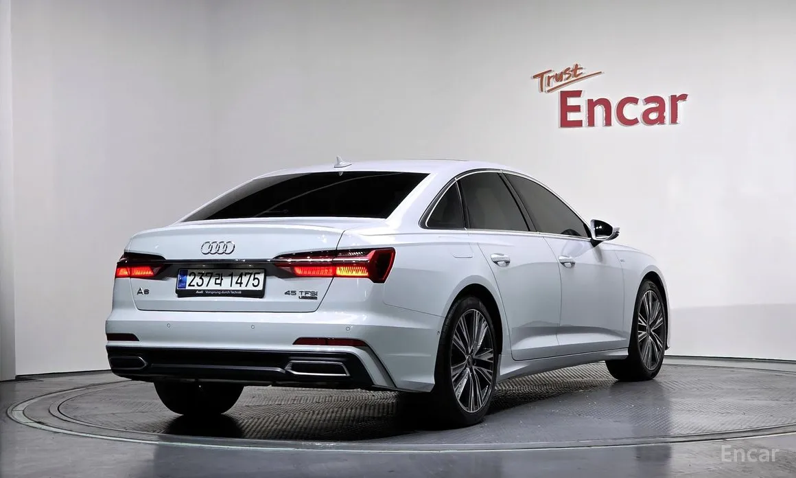 Фото 2 - Audi A6