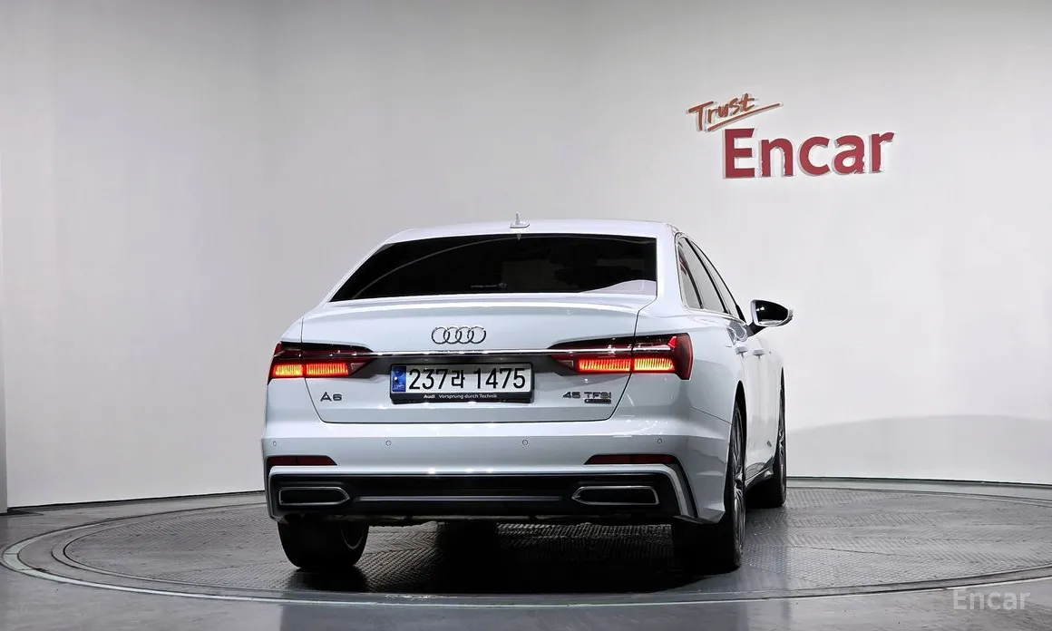 Фото 4 - Audi A6