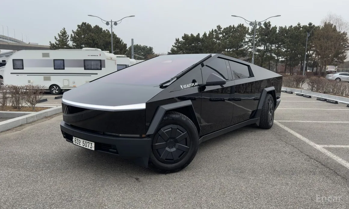 Фото 1 - Tesla Cybertruck