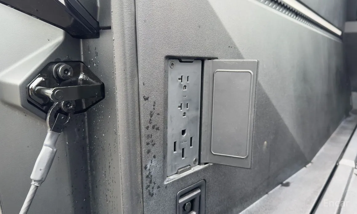 Фото 16 - Tesla Cybertruck