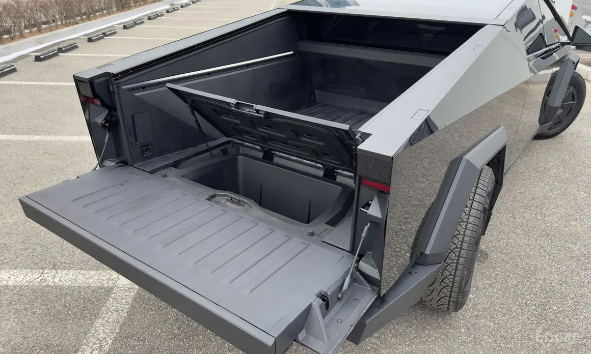 Фото 4 - Tesla Cybertruck