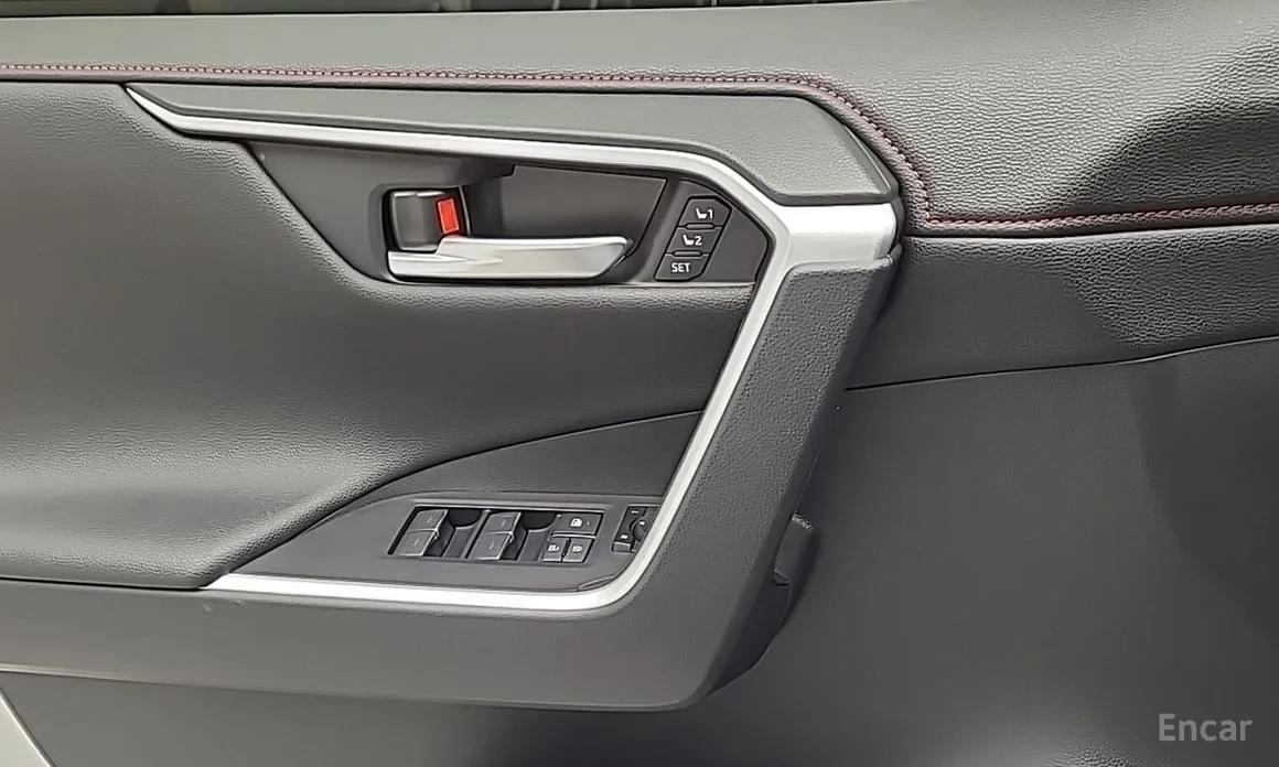 Фото 12 - Toyota RAV4