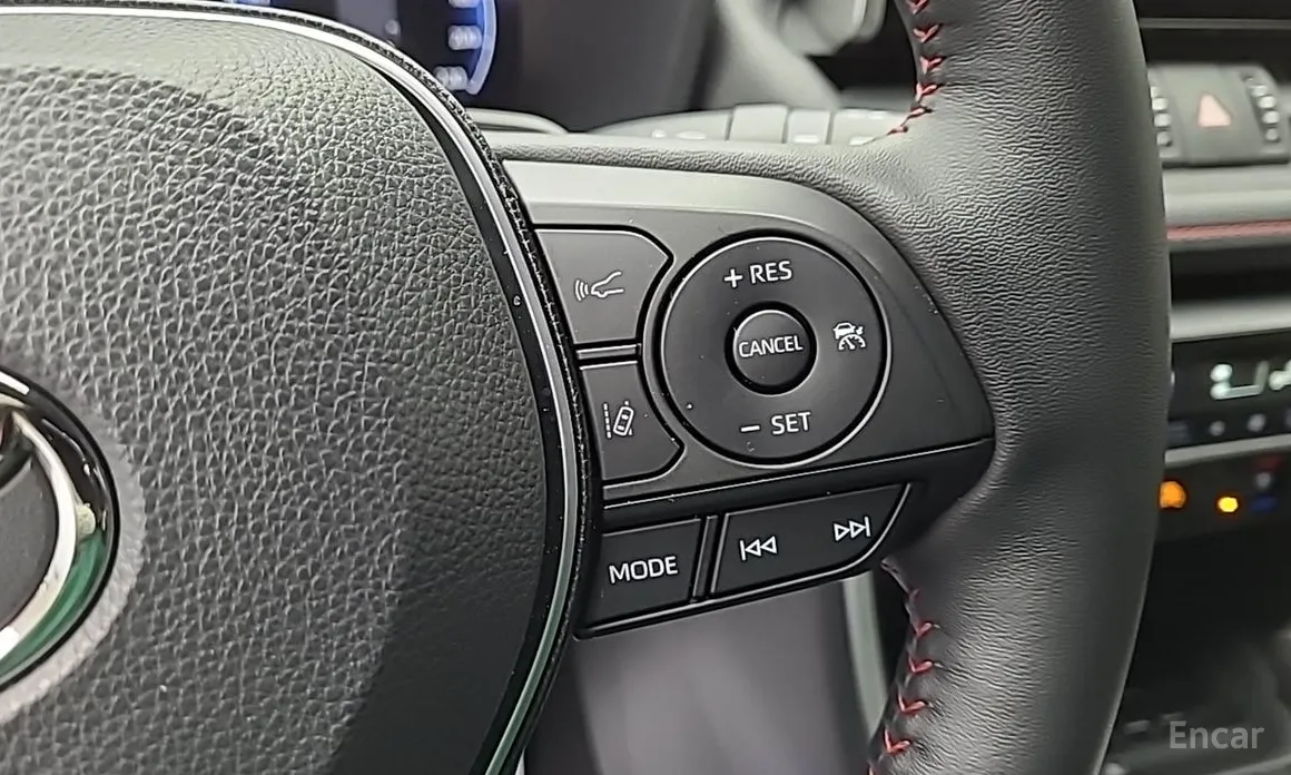 Фото 15 - Toyota RAV4