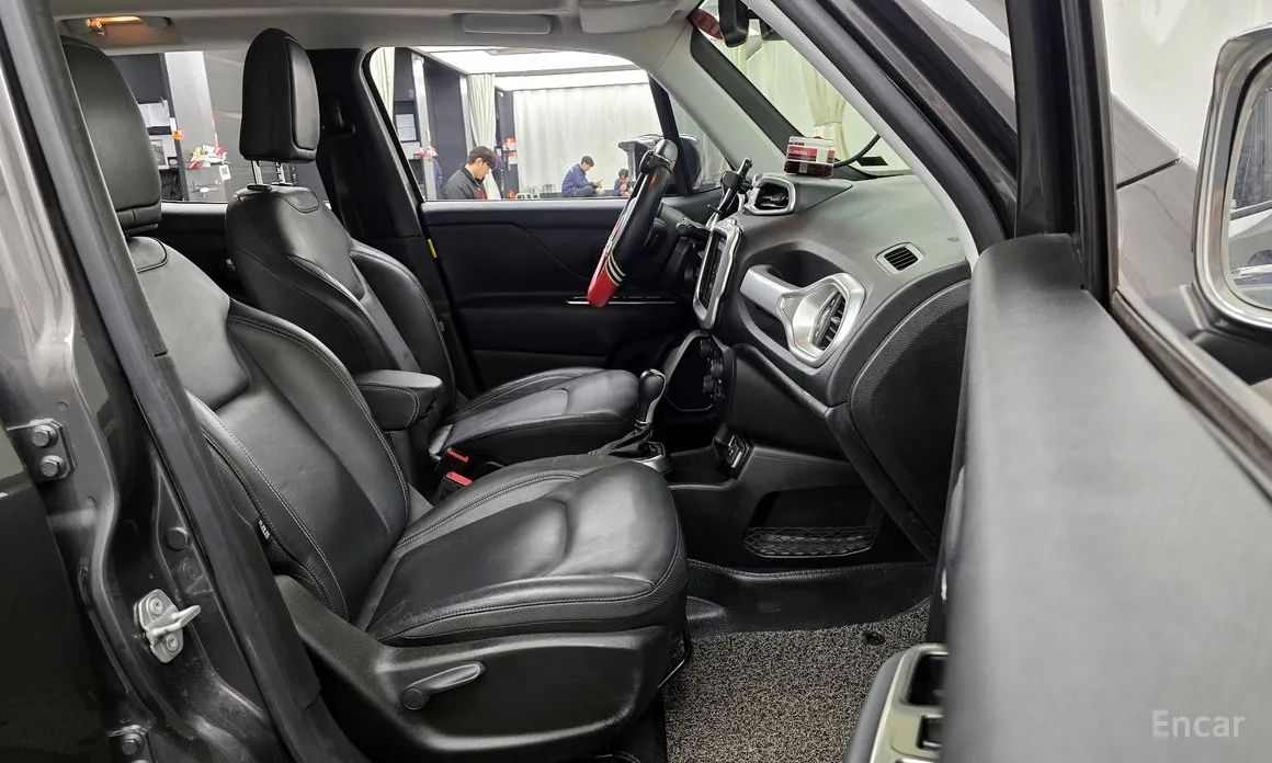 Фото 11 - Jeep Renegade