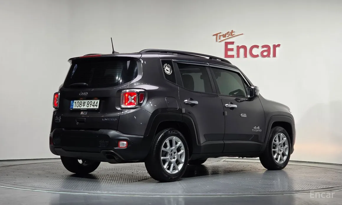 Фото 2 - Jeep Renegade
