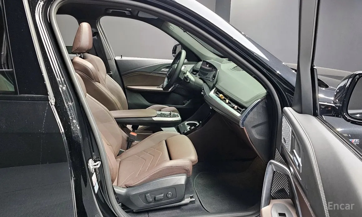 Фото 11 - BMW iX1