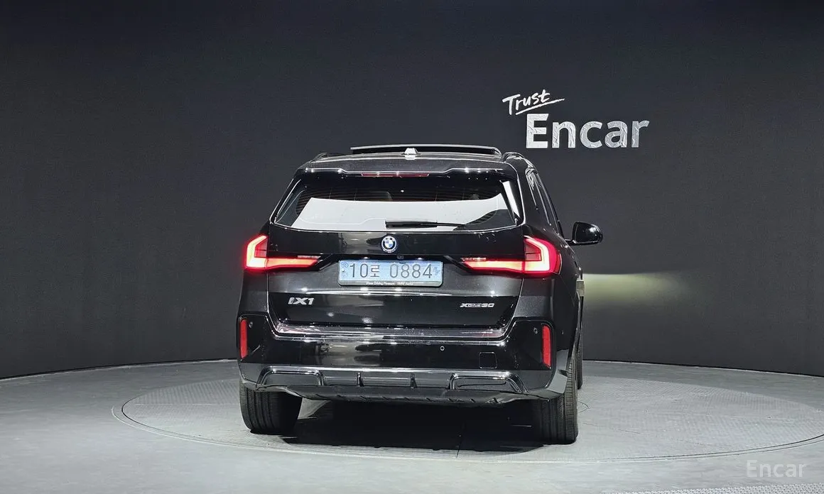 Фото 4 - BMW iX1