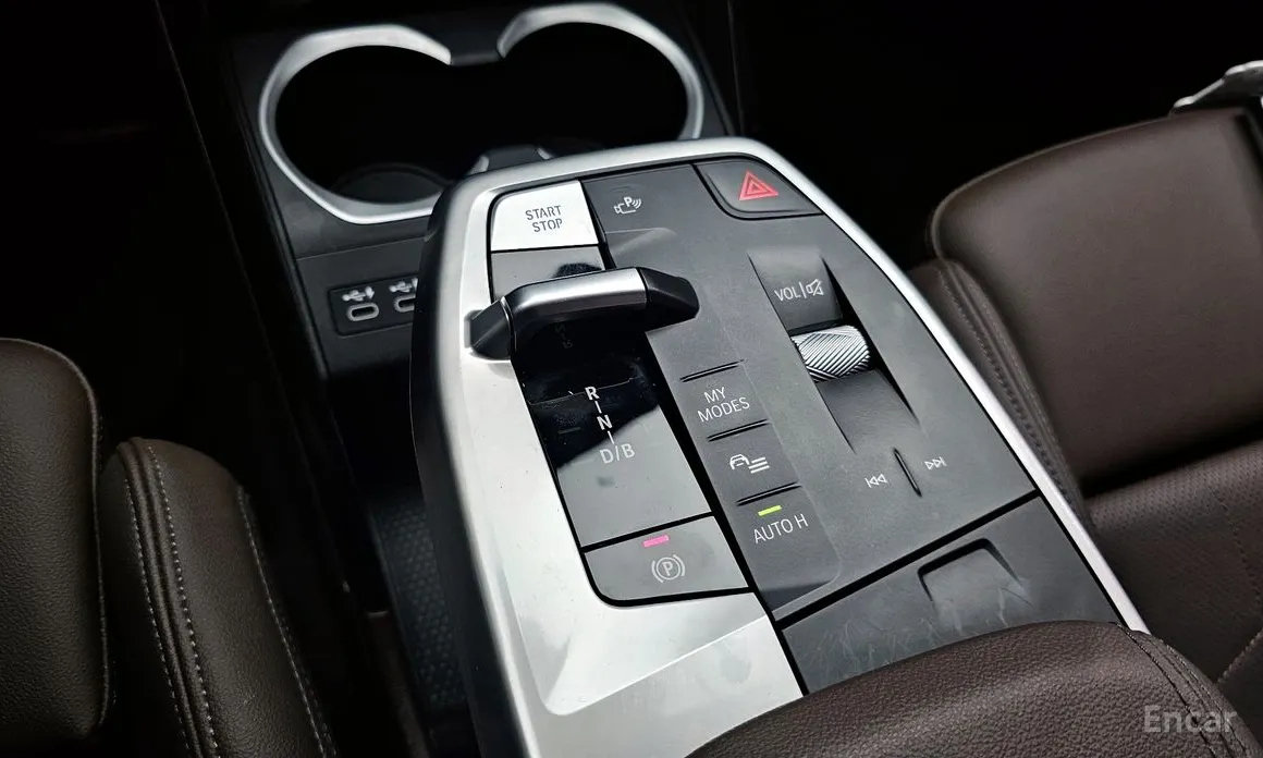 Фото 9 - BMW iX1