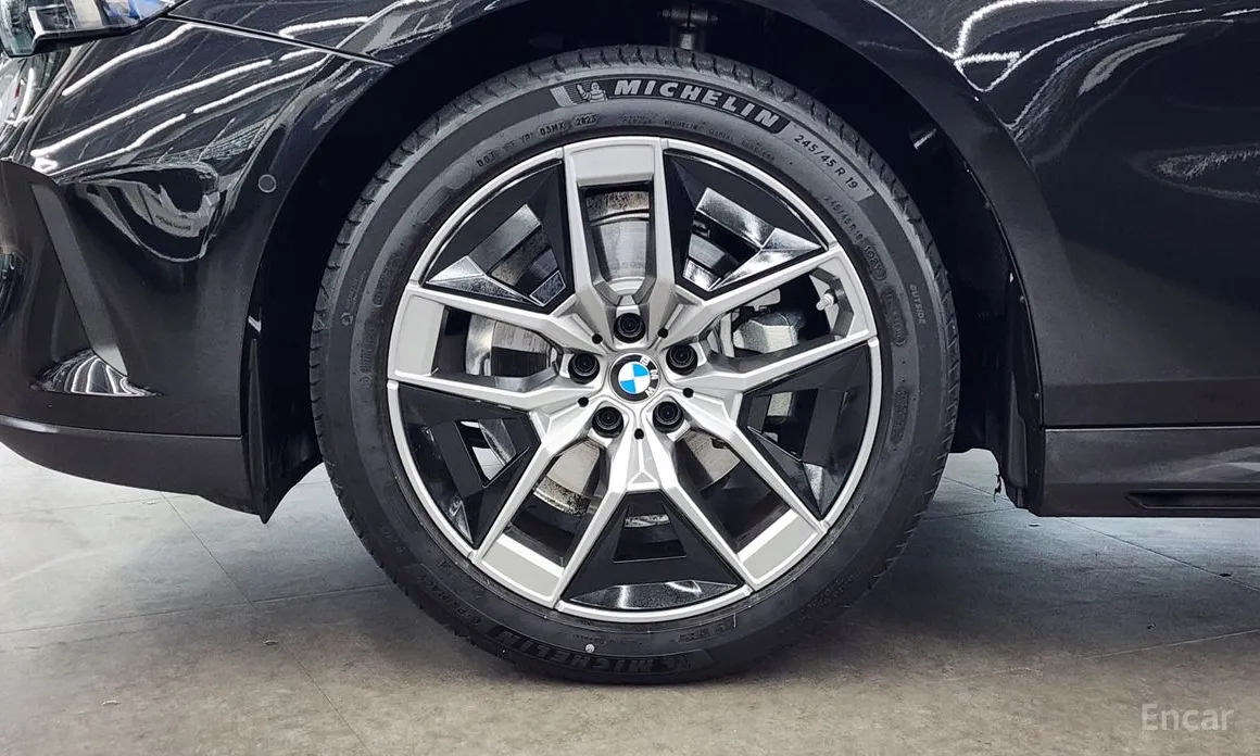 Фото 5 - BMW 5 Series