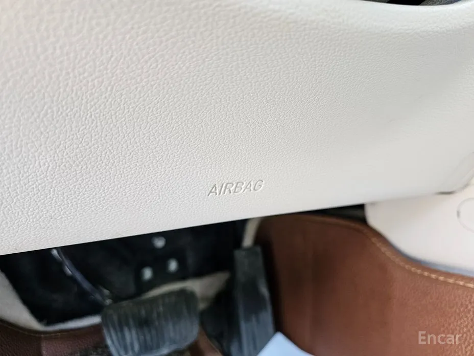 Фото 16 - Genesis G70