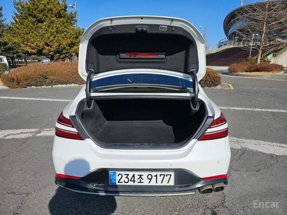 Фото 18 - Genesis G70