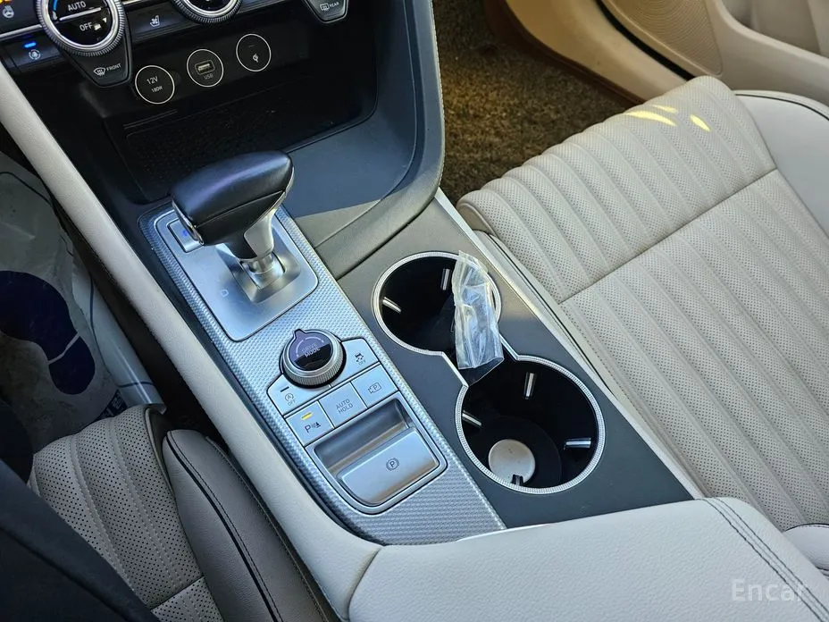 Фото 7 - Genesis G70