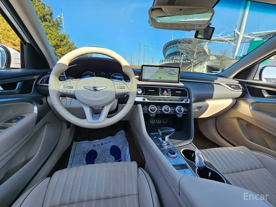 Фото 8 - Genesis G70