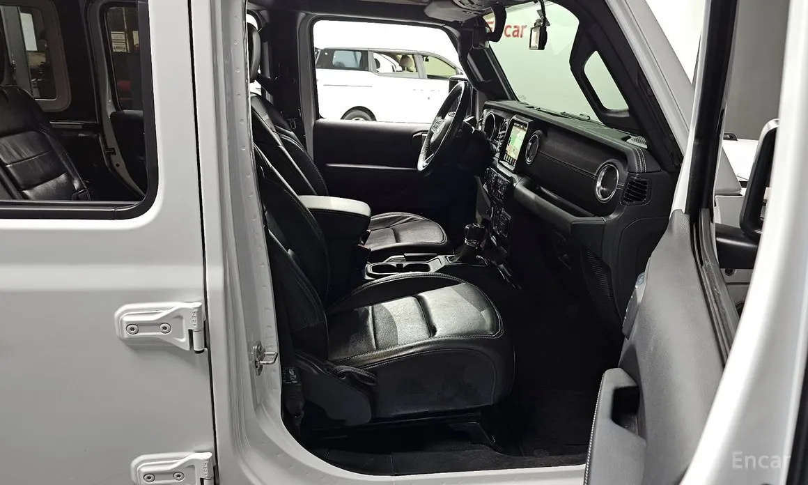 Фото 11 - Jeep Wrangler