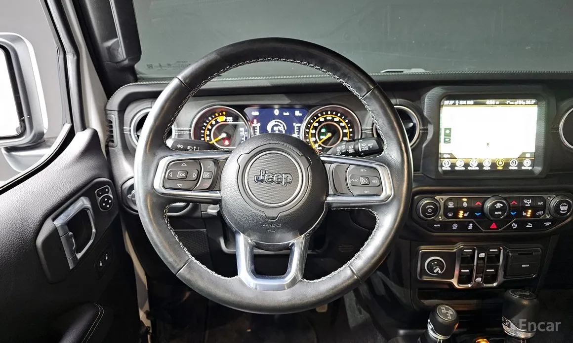 Фото 13 - Jeep Wrangler