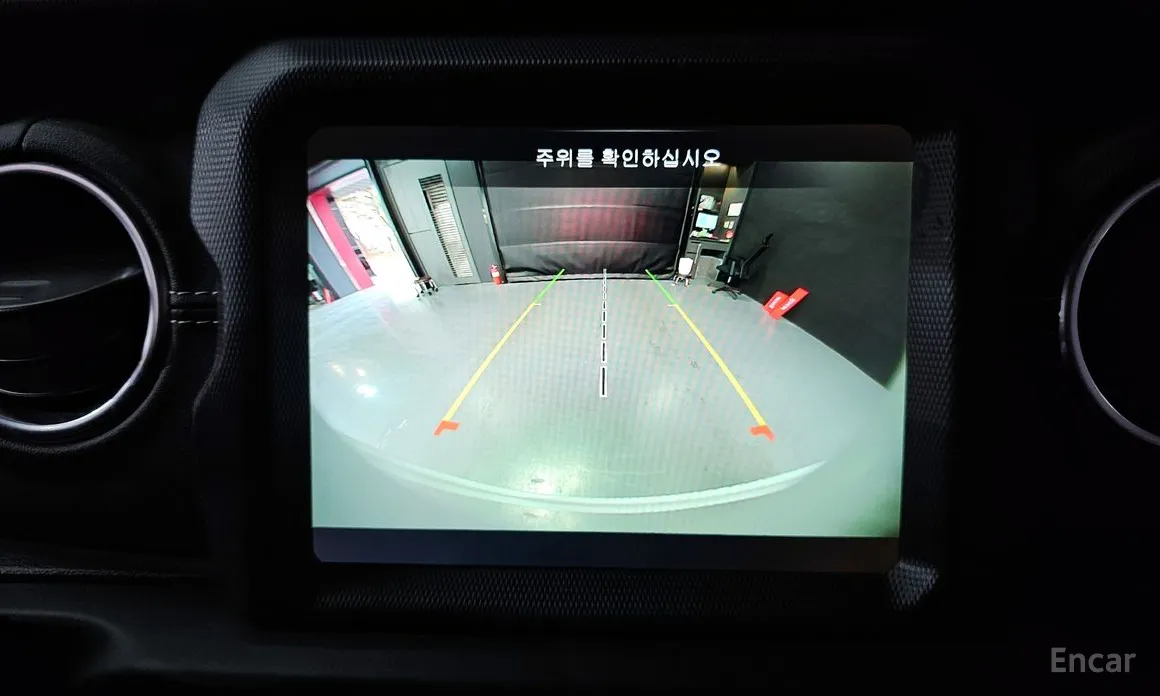 Фото 16 - Jeep Wrangler