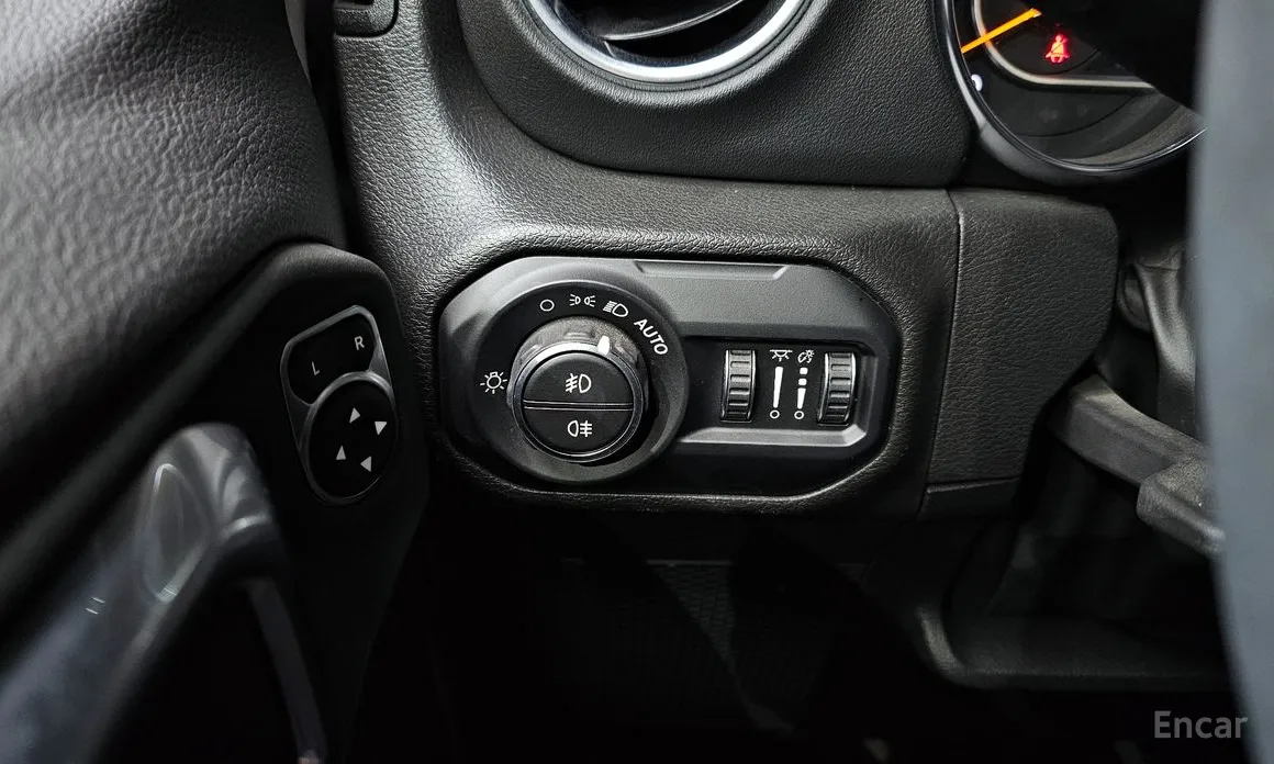 Фото 18 - Jeep Wrangler