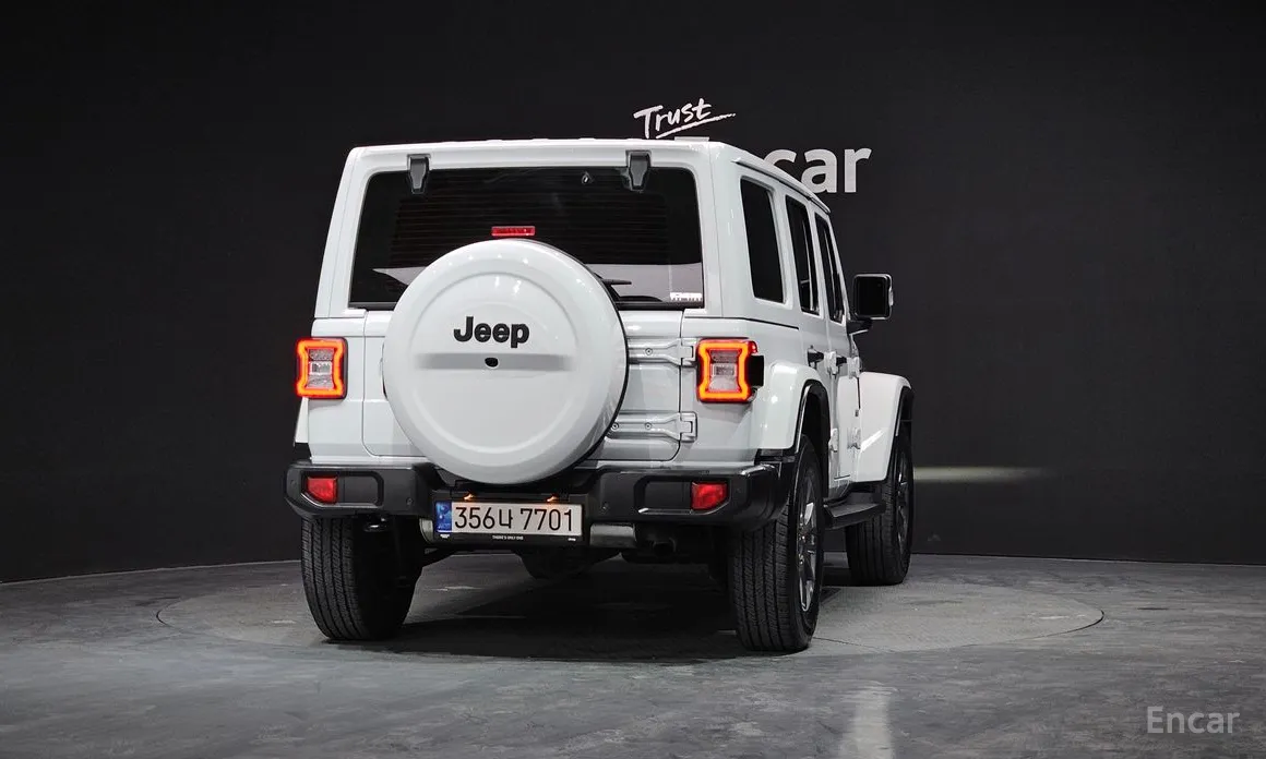 Фото 4 - Jeep Wrangler