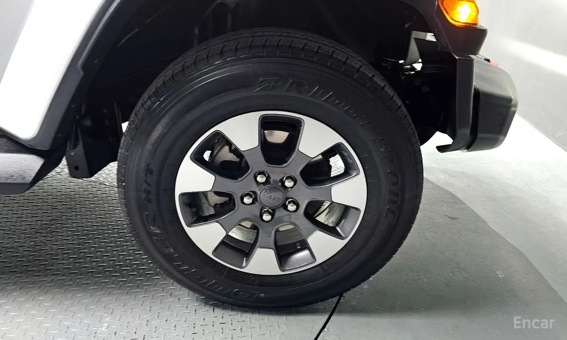 Фото 5 - Jeep Wrangler