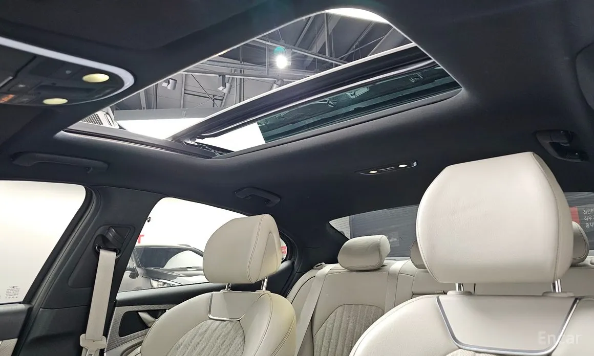 Фото 19 - Genesis G70