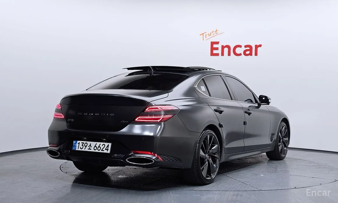 Фото 2 - Genesis G70