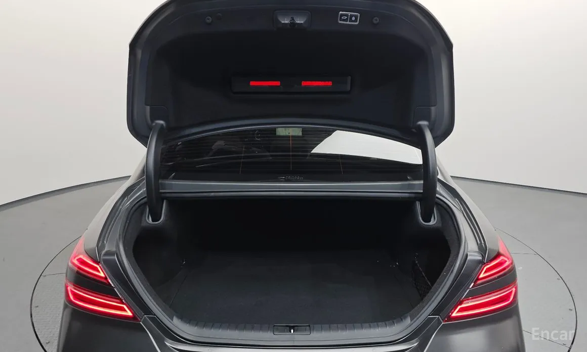 Фото 20 - Genesis G70