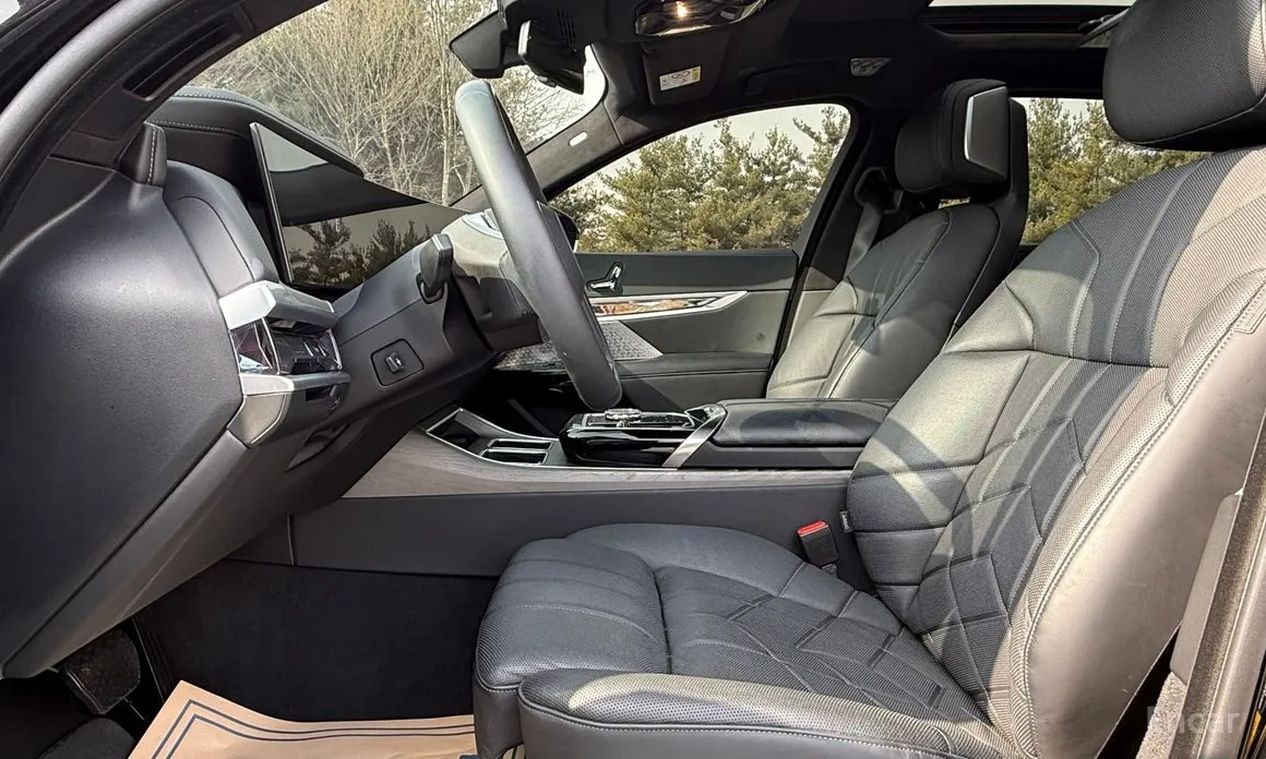 Фото 10 - BMW i7