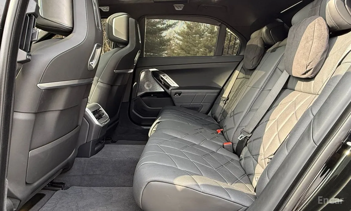 Фото 11 - BMW i7