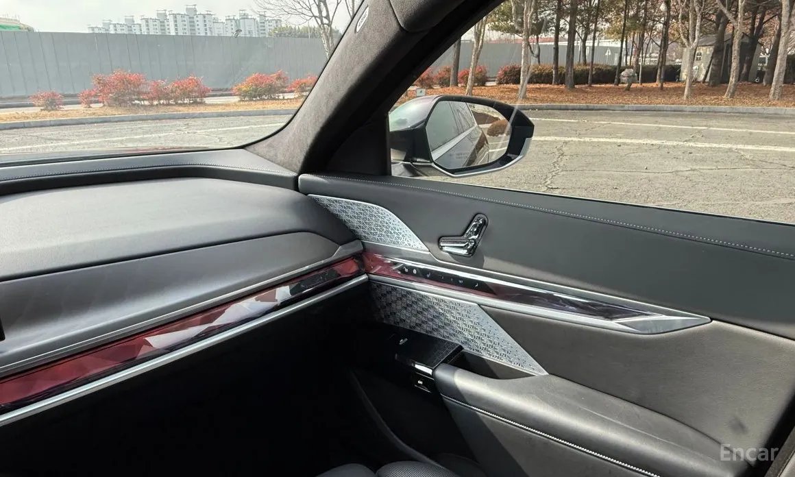 Фото 14 - BMW i7