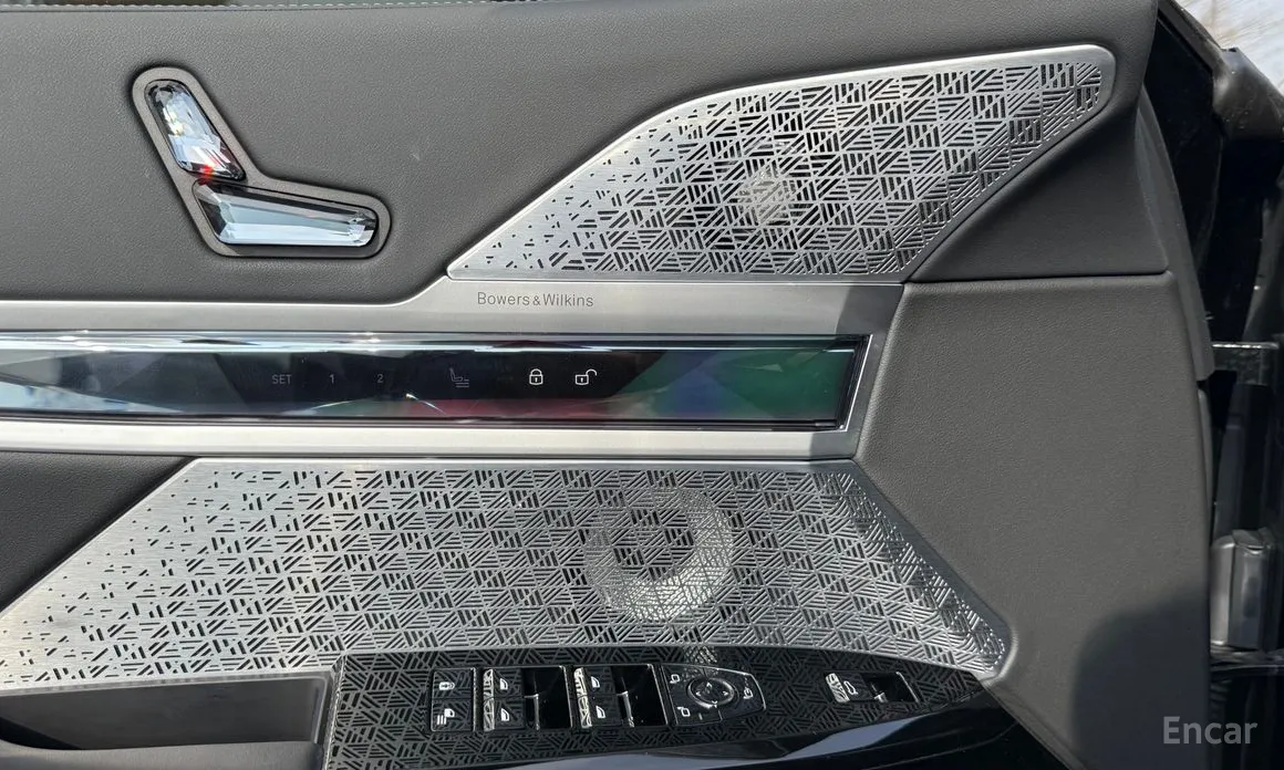 Фото 15 - BMW i7