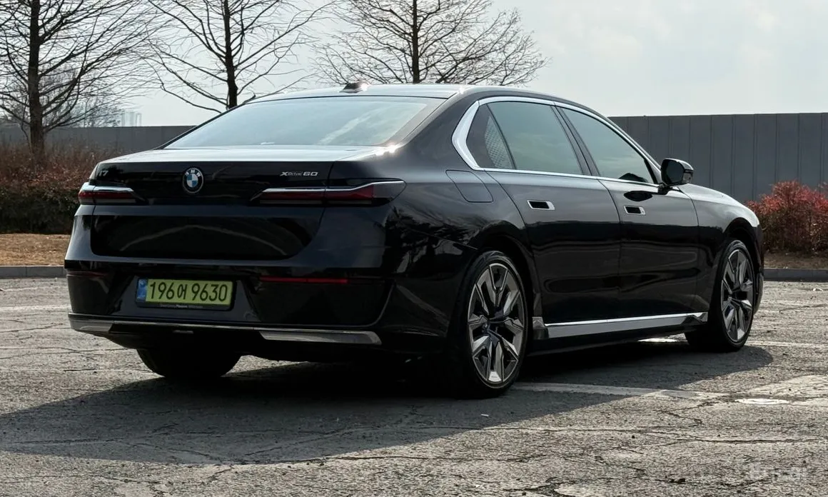 Фото 2 - BMW i7