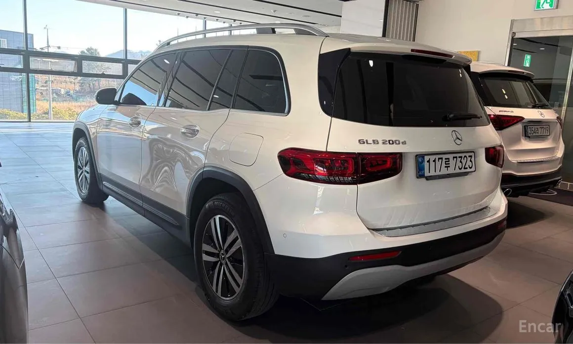 Фото 4 - Mercedes-Benz GLB-Class