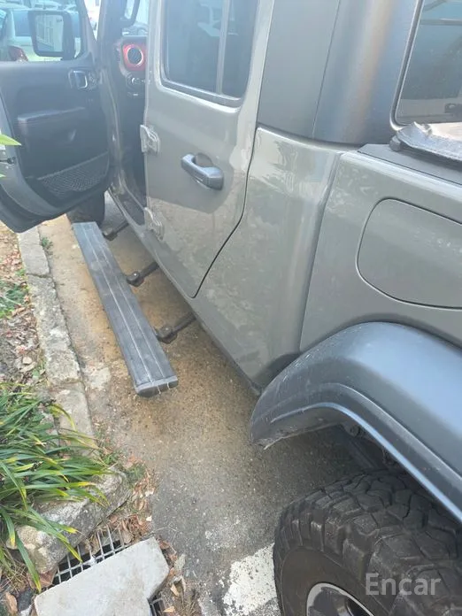 Фото 16 - Jeep Gladiator