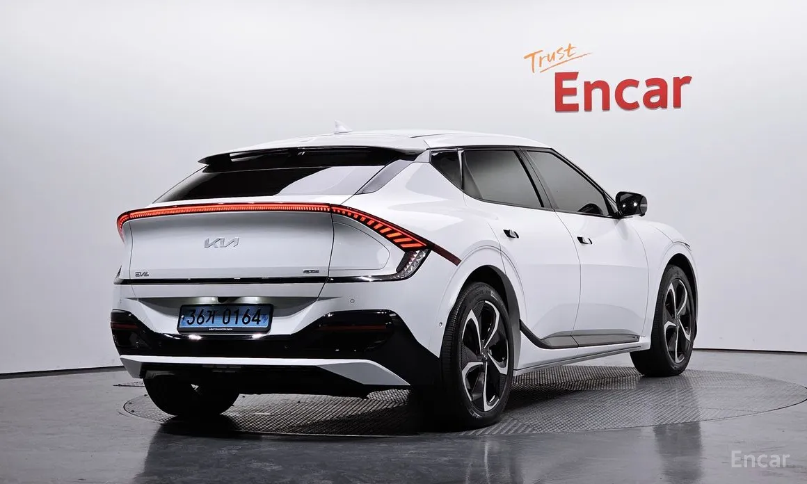 Фото 2 - Kia EV6