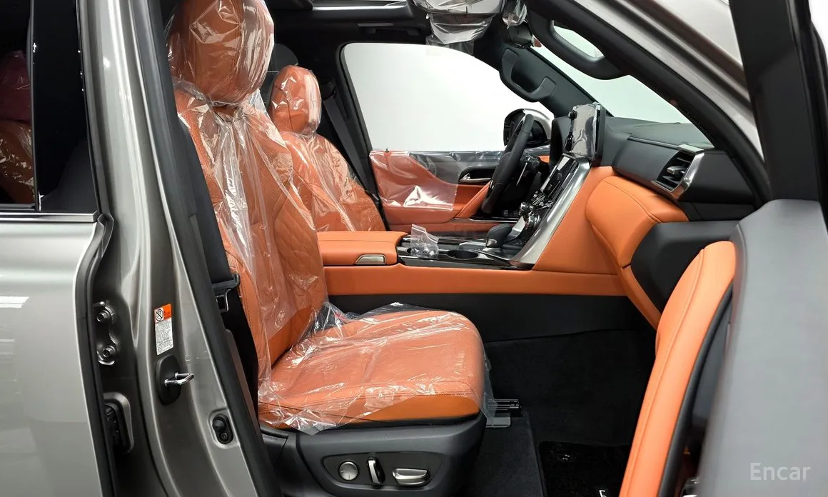 Фото 11 - Lexus LX