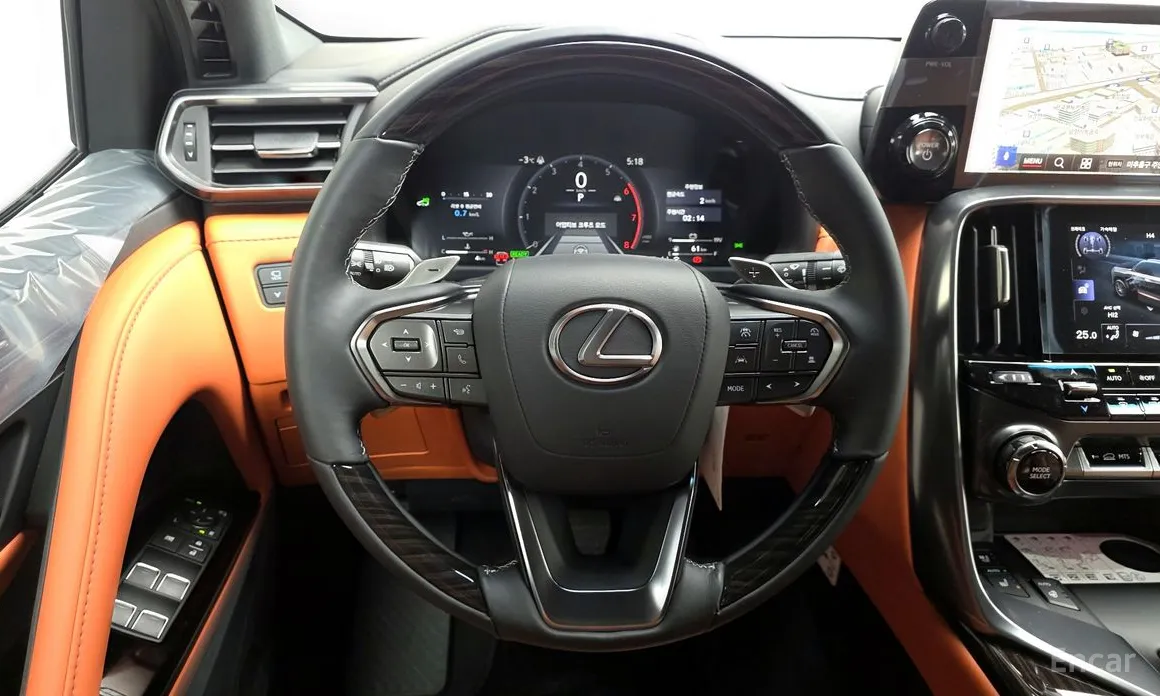 Фото 13 - Lexus LX