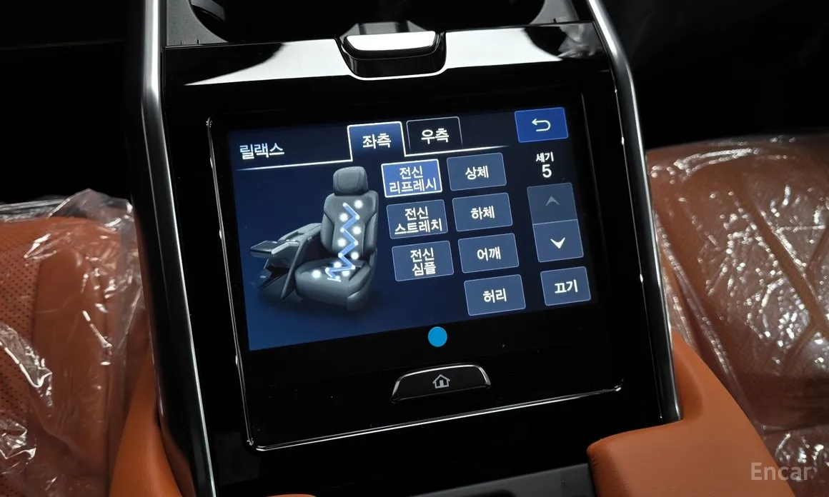 Фото 17 - Lexus LX